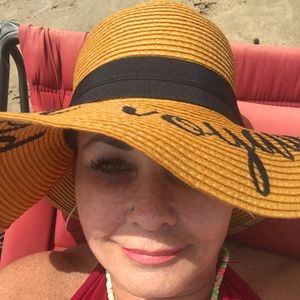 Meet your Posher, Suzanne